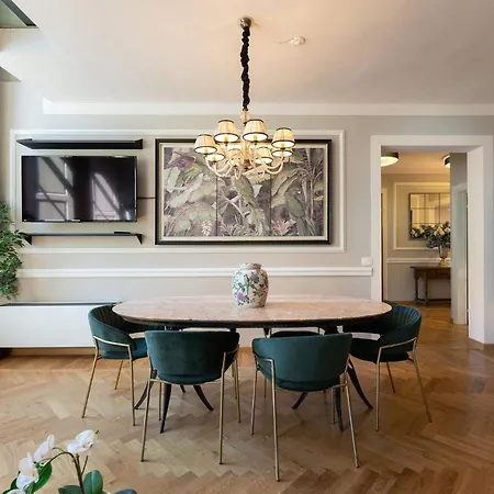 - Piazza San Lorenzo Appartement *