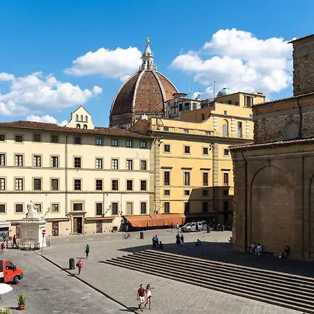 - Piazza San Lorenzo Appartement