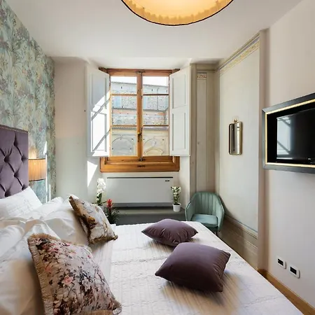 - Piazza San Lorenzo Appartement *