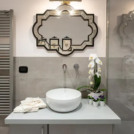 - Piazza San Lorenzo Appartement